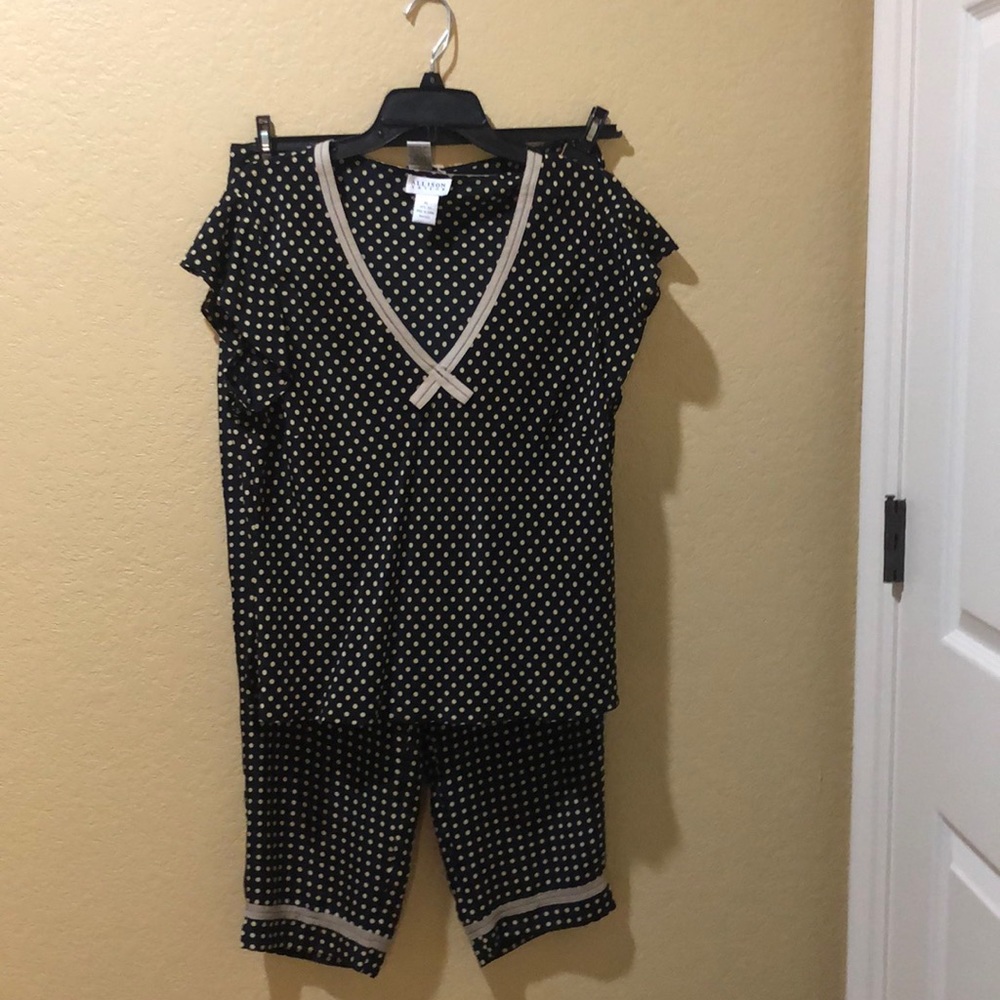 Allison Taylor top and pants.